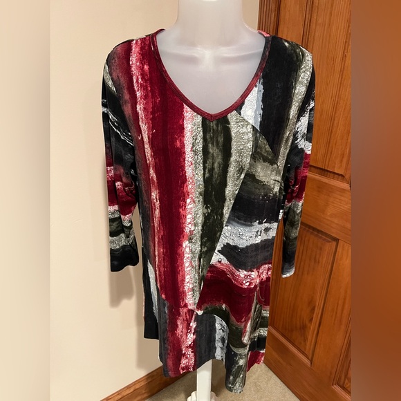 New, NWOT, Parsley & Sage Boutique Beautiful Asymmetrical Tunic Top Medium - Picture 5 of 10